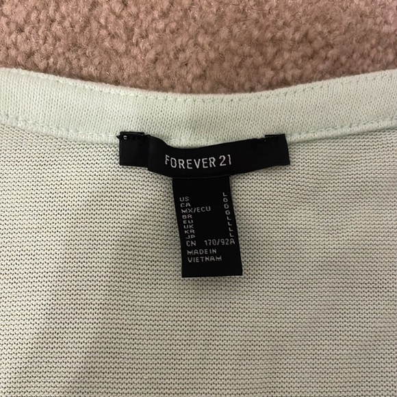 Forever 21 light green button up - Picture 2 of 3